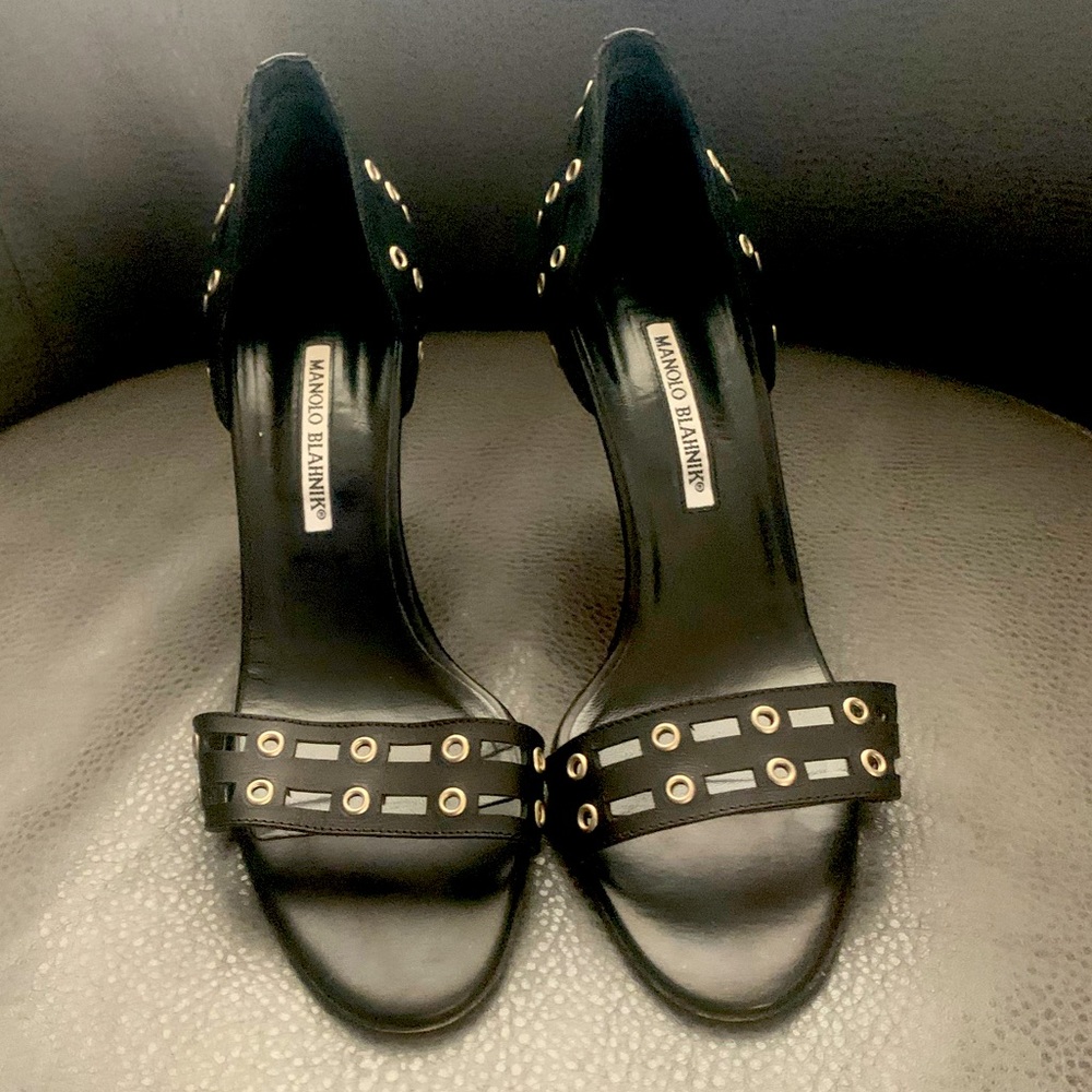 Women’s size 41 Manolo Blahniks